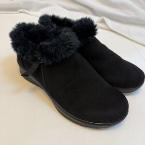 Bzees Women's Golden Go Zip Ankle Boot, Black, Arch Support, Size 8